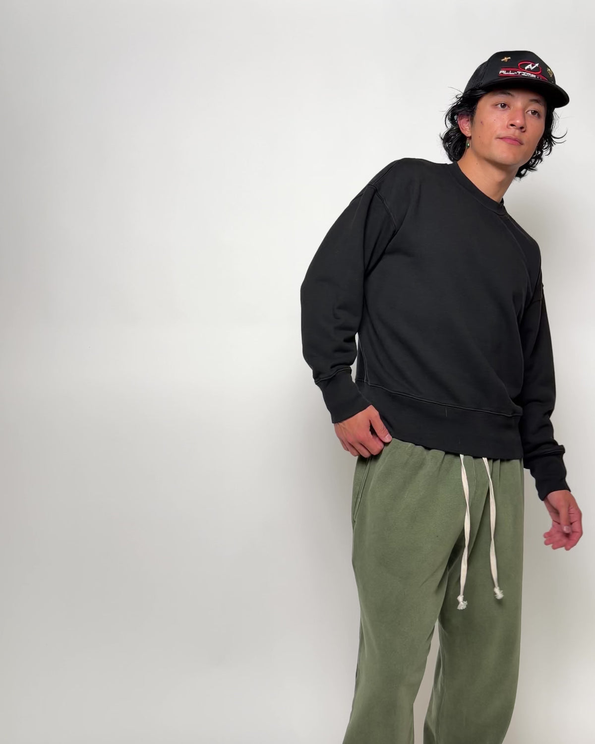 French Terry Dart Sweatshirt (Rinsed Black)